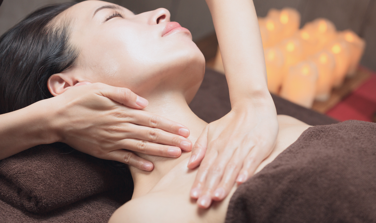 リンパマッサージ